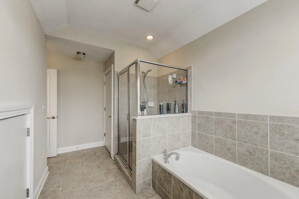 198 Le Gran Cove Ne, Sandy Springs, Georgia 30328, 2 Bedrooms Bedrooms, ,2 BathroomsBathrooms,Residential,Sold,198 Le Gran Cove Ne,7164773