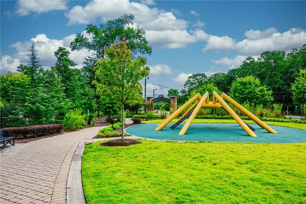 198 Le Gran Cove Ne, Sandy Springs, Georgia 30328, 2 Bedrooms Bedrooms, ,2 BathroomsBathrooms,Residential,Sold,198 Le Gran Cove Ne,7164773