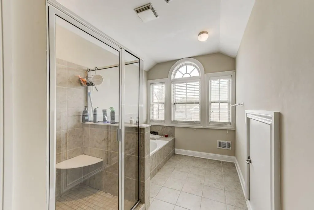 198 Le Gran Cove Ne, Sandy Springs, Georgia 30328, 2 Bedrooms Bedrooms, ,2 BathroomsBathrooms,Residential,Sold,198 Le Gran Cove Ne,7164773