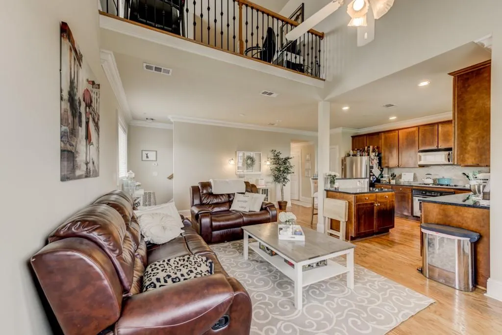 198 Le Gran Cove Ne, Sandy Springs, Georgia 30328, 2 Bedrooms Bedrooms, ,2 BathroomsBathrooms,Residential,Sold,198 Le Gran Cove Ne,7164773