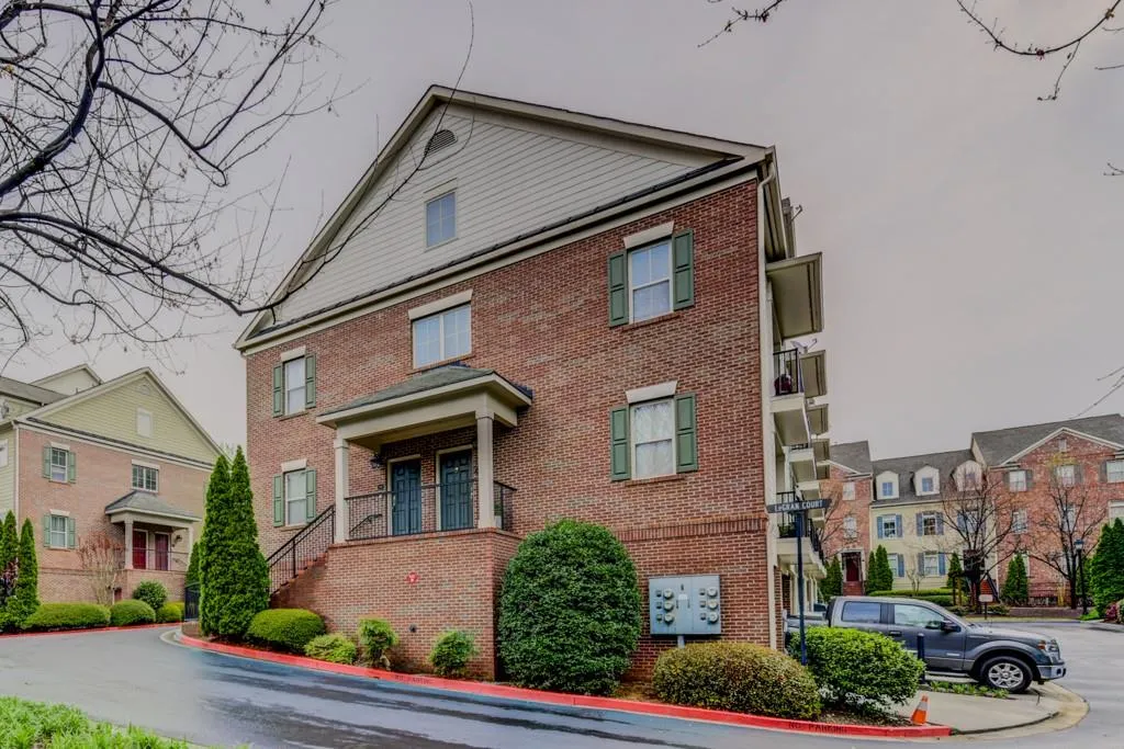 198 Le Gran Cove Ne, Sandy Springs, Georgia 30328, 2 Bedrooms Bedrooms, ,2 BathroomsBathrooms,Residential,Sold,198 Le Gran Cove Ne,7164773