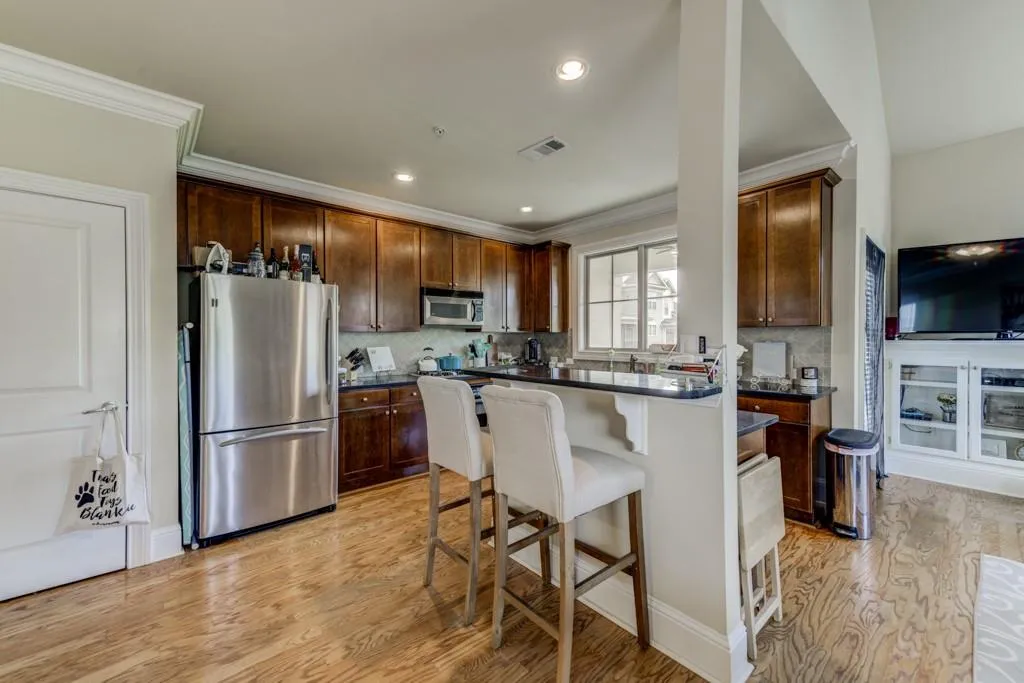 198 Le Gran Cove Ne, Sandy Springs, Georgia 30328, 2 Bedrooms Bedrooms, ,2 BathroomsBathrooms,Residential,Sold,198 Le Gran Cove Ne,7164773