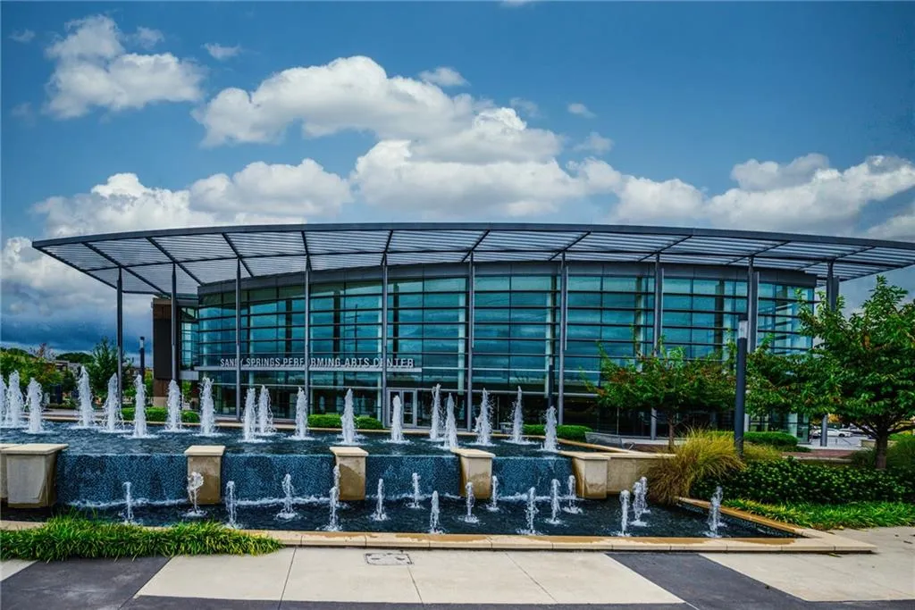 198 Le Gran Cove Ne, Sandy Springs, Georgia 30328, 2 Bedrooms Bedrooms, ,2 BathroomsBathrooms,Residential,Sold,198 Le Gran Cove Ne,7164773