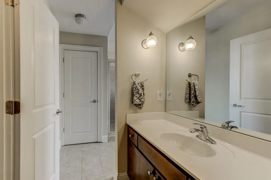 198 Le Gran Cove Ne, Sandy Springs, Georgia 30328, 2 Bedrooms Bedrooms, ,2 BathroomsBathrooms,Residential,Sold,198 Le Gran Cove Ne,7164773