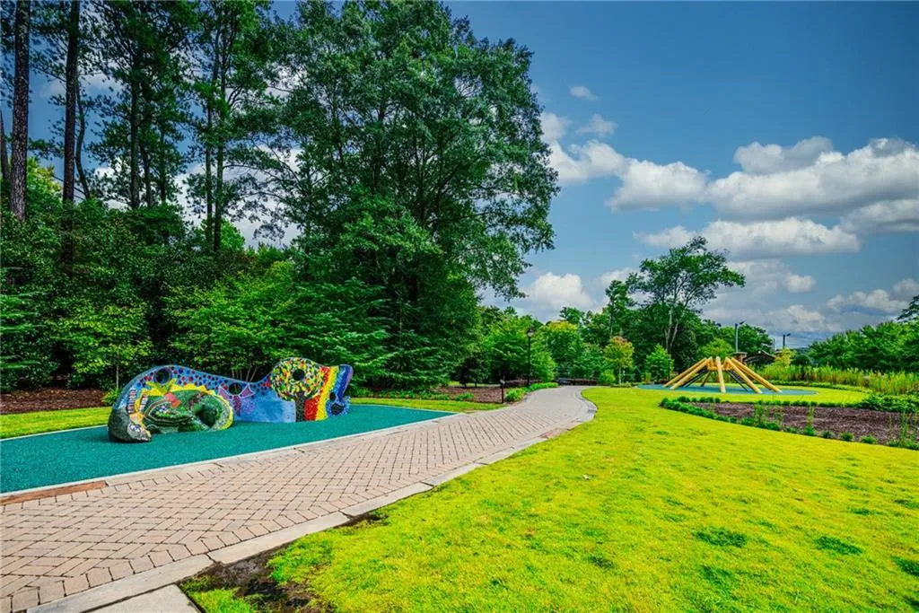 198 Le Gran Cove Ne, Sandy Springs, Georgia 30328, 2 Bedrooms Bedrooms, ,2 BathroomsBathrooms,Residential,Sold,198 Le Gran Cove Ne,7164773