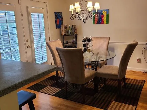 6520 Roswell Road Unit 12, Sandy Springs, Georgia 30328, 2 Bedrooms Bedrooms, ,1 BathroomBathrooms,Residential,Sold,6520 Roswell Road Unit 12,6796813