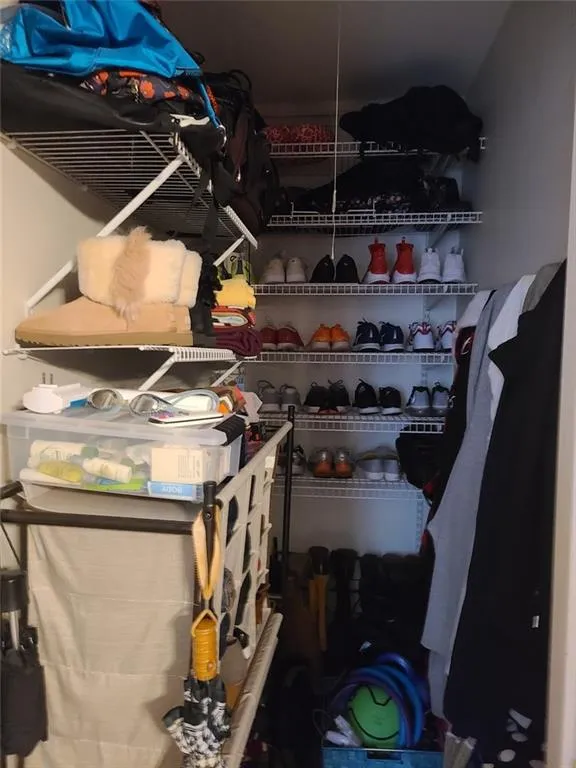 6520 Roswell Road Unit 12, Sandy Springs, Georgia 30328, 2 Bedrooms Bedrooms, ,1 BathroomBathrooms,Residential,Sold,6520 Roswell Road Unit 12,6796813