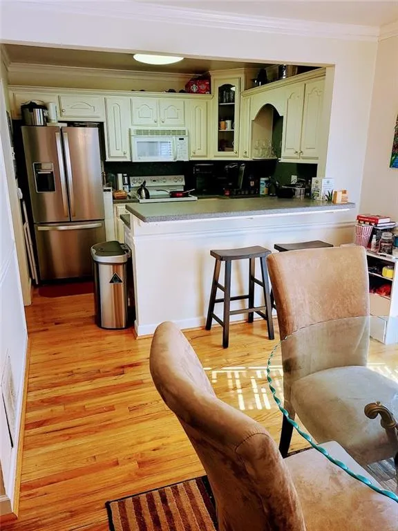 6520 Roswell Road Unit 12, Sandy Springs, Georgia 30328, 2 Bedrooms Bedrooms, ,1 BathroomBathrooms,Residential,Sold,6520 Roswell Road Unit 12,6796813