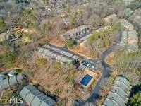 476 The North Chace, Sandy Springs, Georgia 30328, 3 Bedrooms Bedrooms, ,2 BathroomsBathrooms,Residential,Sold,476 The North Chace,6913899