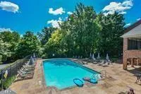 476 The North Chace, Sandy Springs, Georgia 30328, 3 Bedrooms Bedrooms, ,2 BathroomsBathrooms,Residential,Sold,476 The North Chace,6913899