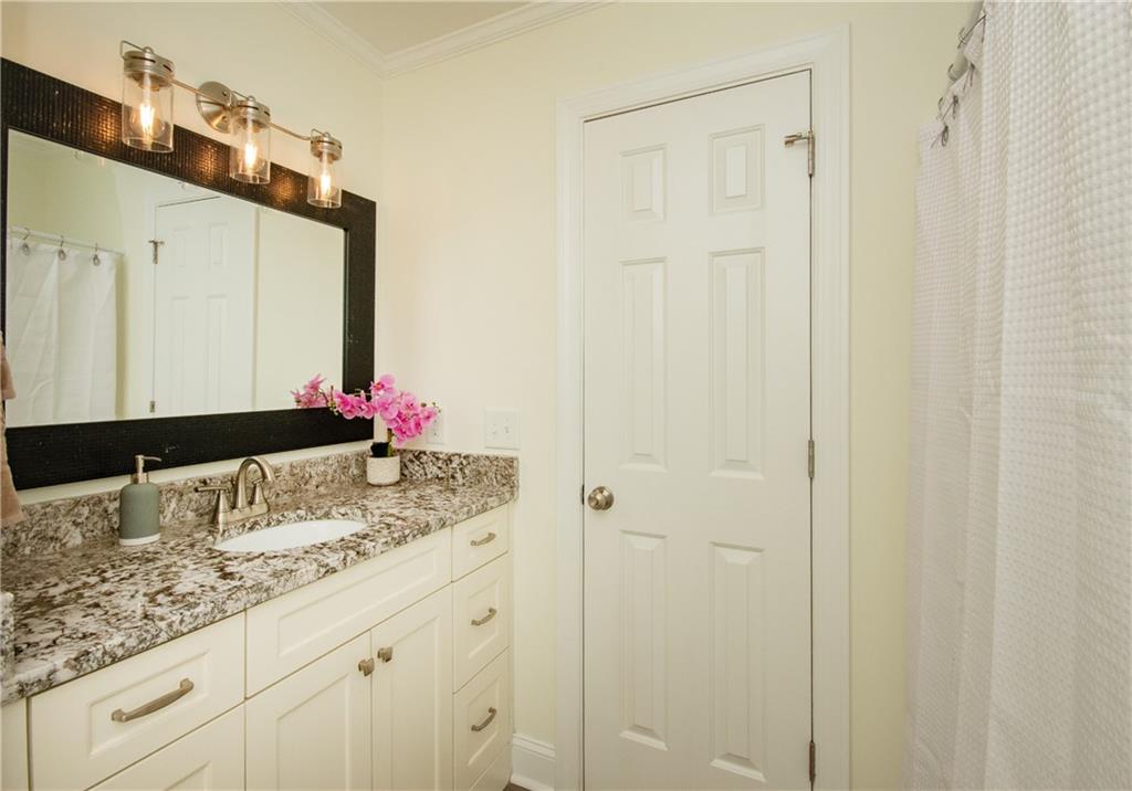 402 Abingdon Way Unit 402, Sandy Springs, Georgia 30328, 2 Bedrooms Bedrooms, ,2 BathroomsBathrooms,Residential,Sold,402 Abingdon Way Unit 402,7297278