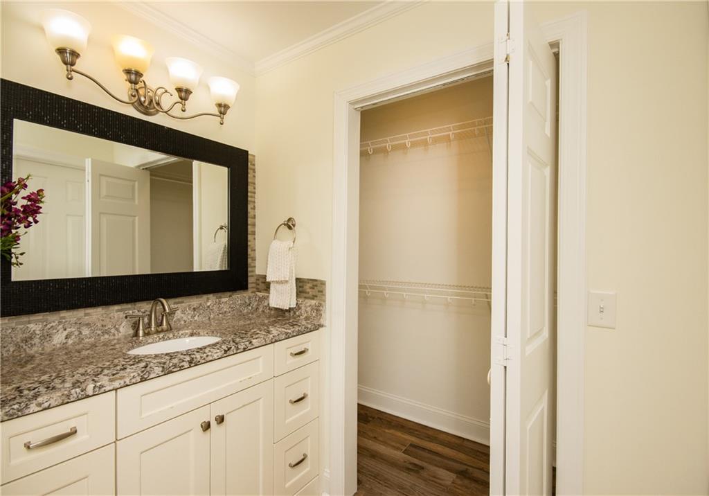 402 Abingdon Way Unit 402, Sandy Springs, Georgia 30328, 2 Bedrooms Bedrooms, ,2 BathroomsBathrooms,Residential,Sold,402 Abingdon Way Unit 402,7297278