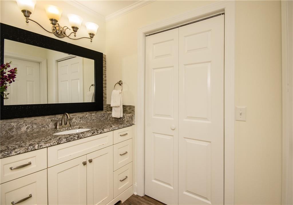 402 Abingdon Way Unit 402, Sandy Springs, Georgia 30328, 2 Bedrooms Bedrooms, ,2 BathroomsBathrooms,Residential,Sold,402 Abingdon Way Unit 402,7297278