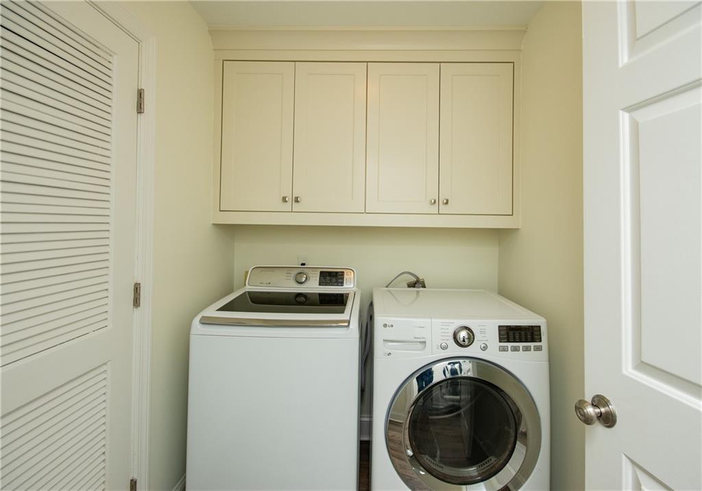 402 Abingdon Way Unit 402, Sandy Springs, Georgia 30328, 2 Bedrooms Bedrooms, ,2 BathroomsBathrooms,Residential,Sold,402 Abingdon Way Unit 402,7297278