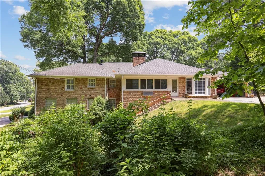 460 Riverside Parkway, Sandy Springs, Georgia 30328, 4 Bedrooms Bedrooms, ,4 BathroomsBathrooms,Residential,Sold,460 Riverside Parkway,7049703