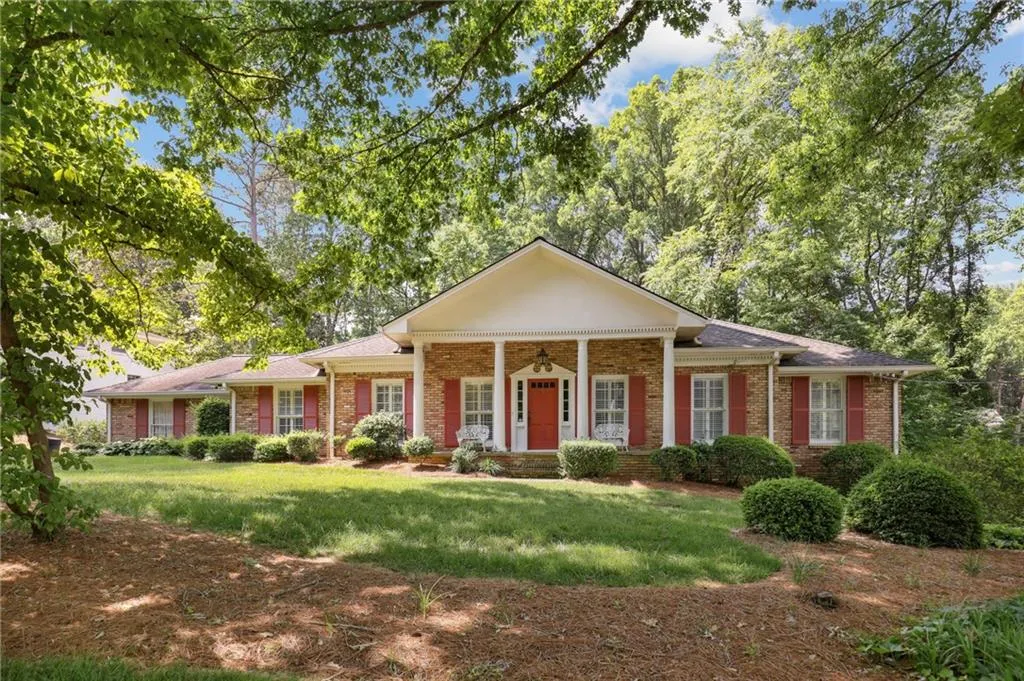 460 Riverside Parkway, Sandy Springs, Georgia 30328, 4 Bedrooms Bedrooms, ,4 BathroomsBathrooms,Residential,Sold,460 Riverside Parkway,7049703
