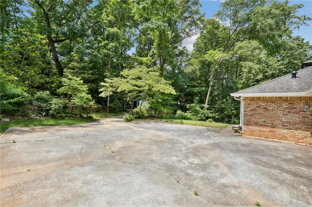 460 Riverside Parkway, Sandy Springs, Georgia 30328, 4 Bedrooms Bedrooms, ,4 BathroomsBathrooms,Residential,Sold,460 Riverside Parkway,7049703