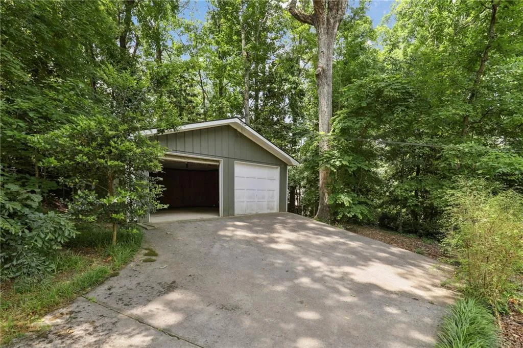 460 Riverside Parkway, Sandy Springs, Georgia 30328, 4 Bedrooms Bedrooms, ,4 BathroomsBathrooms,Residential,Sold,460 Riverside Parkway,7049703