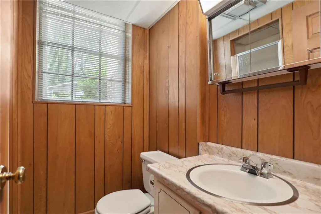 460 Riverside Parkway, Sandy Springs, Georgia 30328, 4 Bedrooms Bedrooms, ,4 BathroomsBathrooms,Residential,Sold,460 Riverside Parkway,7049703