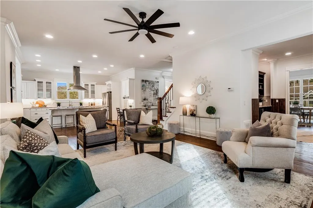 75 Spruell Springs Road, Atlanta, Georgia 30342, 6 Bedrooms Bedrooms, ,4 BathroomsBathrooms,Residential,Sold,75 Spruell Springs Road,7180973