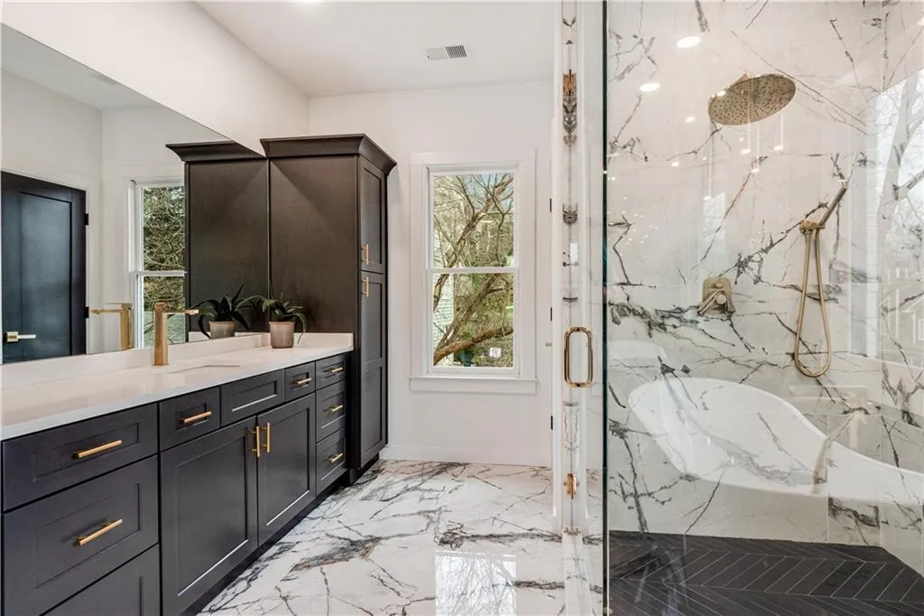 75 Spruell Springs Road, Atlanta, Georgia 30342, 6 Bedrooms Bedrooms, ,4 BathroomsBathrooms,Residential,Sold,75 Spruell Springs Road,7180973