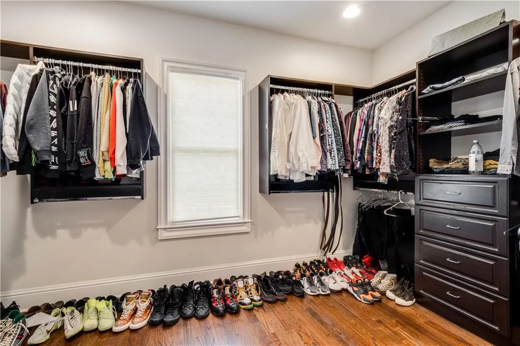 75 Spruell Springs Road, Atlanta, Georgia 30342, 6 Bedrooms Bedrooms, ,4 BathroomsBathrooms,Residential,Sold,75 Spruell Springs Road,7180973