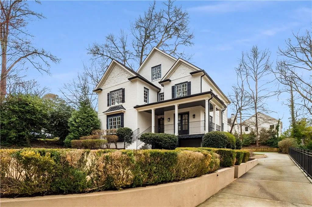 75 Spruell Springs Road, Atlanta, Georgia 30342, 6 Bedrooms Bedrooms, ,4 BathroomsBathrooms,Residential,Sold,75 Spruell Springs Road,7180973