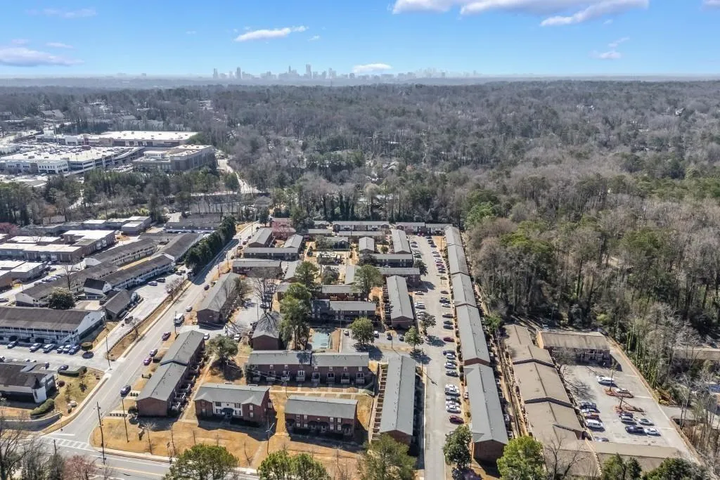 5629 Kingsport Drive Unit 11, Atlanta, Georgia 30342, 2 Bedrooms Bedrooms, ,1 BathroomBathrooms,Residential,Sold,5629 Kingsport Drive Unit 11,7681036