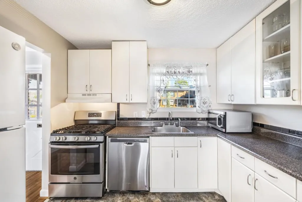 5629 Kingsport Drive Unit 11, Atlanta, Georgia 30342, 2 Bedrooms Bedrooms, ,1 BathroomBathrooms,Residential,Sold,5629 Kingsport Drive Unit 11,7681036