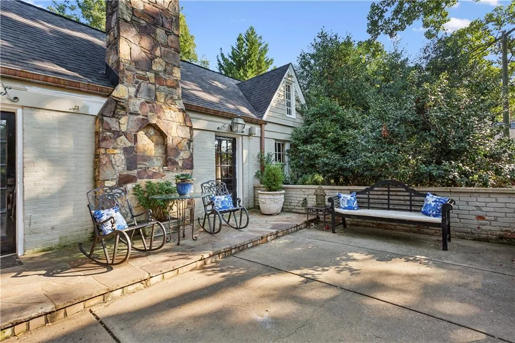 250 Lakeview Avenue Ne, Atlanta, Georgia 30305, 4 Bedrooms Bedrooms, ,3 BathroomsBathrooms,Residential,For Sale,250 Lakeview Avenue Ne,7516056