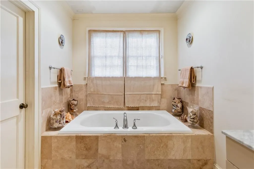 250 Lakeview Avenue Ne, Atlanta, Georgia 30305, 4 Bedrooms Bedrooms, ,3 BathroomsBathrooms,Residential,For Sale,250 Lakeview Avenue Ne,7516056