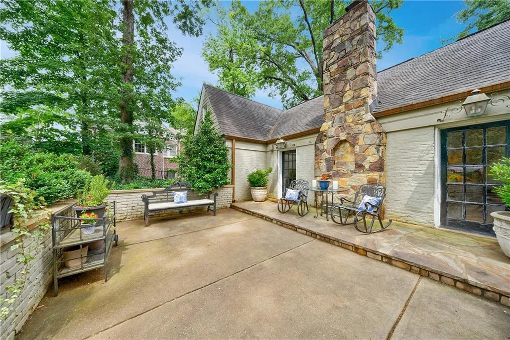250 Lakeview Avenue Ne, Atlanta, Georgia 30305, 4 Bedrooms Bedrooms, ,3 BathroomsBathrooms,Residential,For Sale,250 Lakeview Avenue Ne,7516056