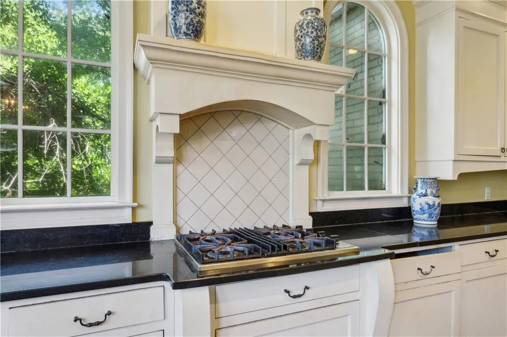 250 Lakeview Avenue Ne, Atlanta, Georgia 30305, 4 Bedrooms Bedrooms, ,3 BathroomsBathrooms,Residential,For Sale,250 Lakeview Avenue Ne,7516056