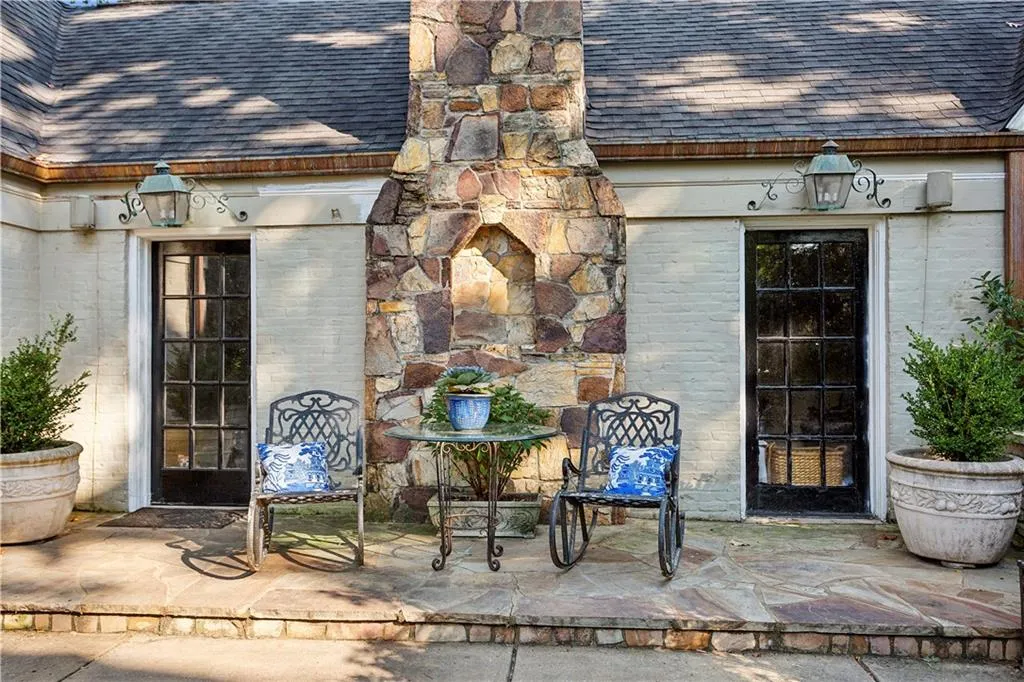 250 Lakeview Avenue Ne, Atlanta, Georgia 30305, 4 Bedrooms Bedrooms, ,3 BathroomsBathrooms,Residential,For Sale,250 Lakeview Avenue Ne,7516056