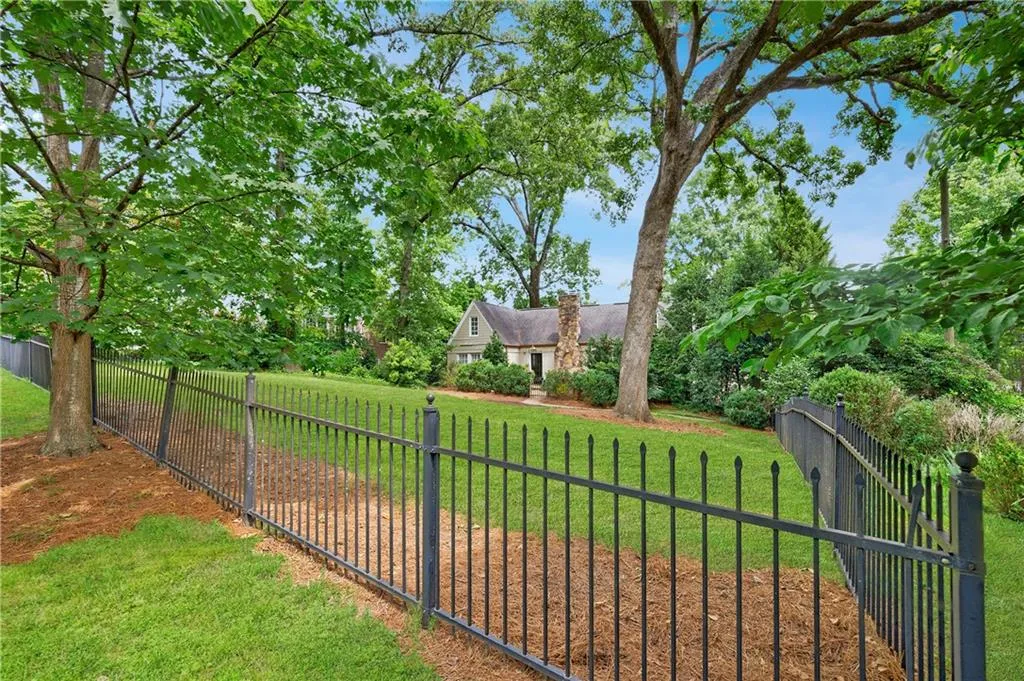 250 Lakeview Avenue Ne, Atlanta, Georgia 30305, 4 Bedrooms Bedrooms, ,3 BathroomsBathrooms,Residential,For Sale,250 Lakeview Avenue Ne,7516056