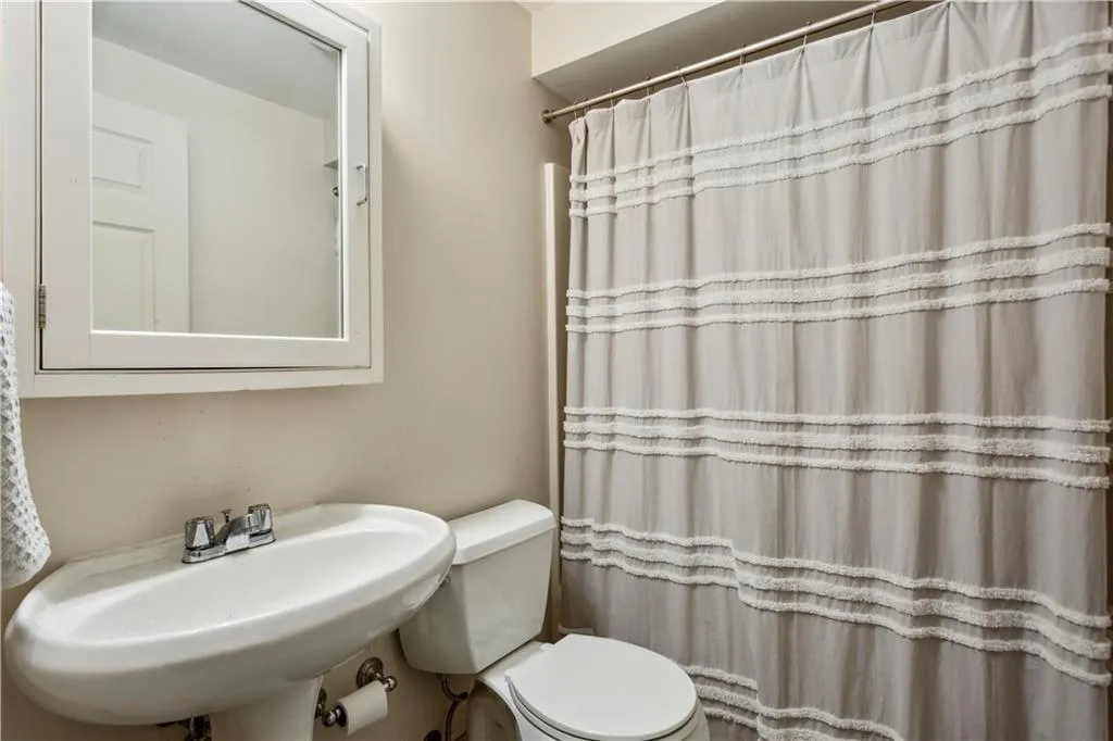 250 Lakeview Avenue Ne, Atlanta, Georgia 30305, 4 Bedrooms Bedrooms, ,3 BathroomsBathrooms,Residential,For Sale,250 Lakeview Avenue Ne,7516056
