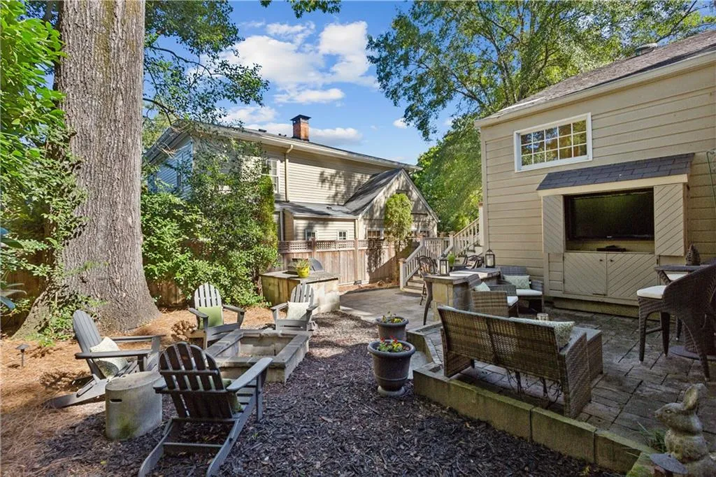 250 Lakeview Avenue Ne, Atlanta, Georgia 30305, 4 Bedrooms Bedrooms, ,3 BathroomsBathrooms,Residential,For Sale,250 Lakeview Avenue Ne,7516056