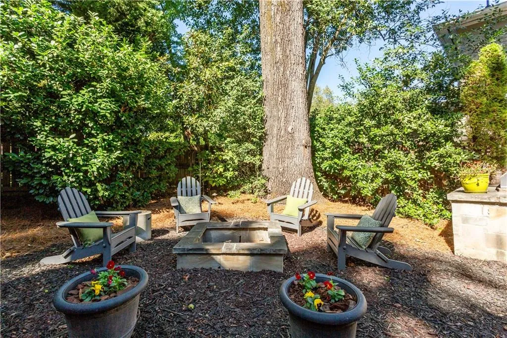 250 Lakeview Avenue Ne, Atlanta, Georgia 30305, 4 Bedrooms Bedrooms, ,3 BathroomsBathrooms,Residential,For Sale,250 Lakeview Avenue Ne,7516056