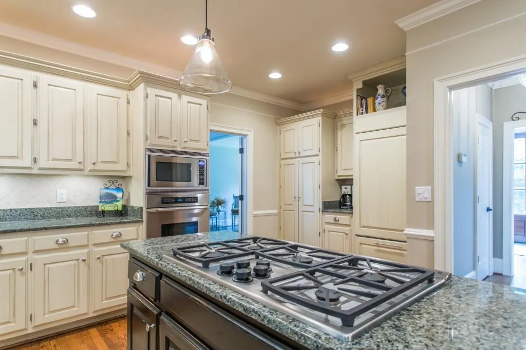 430 Glenmont Court, Sandy Springs, Georgia 30350, 5 Bedrooms Bedrooms, ,5 BathroomsBathrooms,Residential,Sold,430 Glenmont Court,5590917
