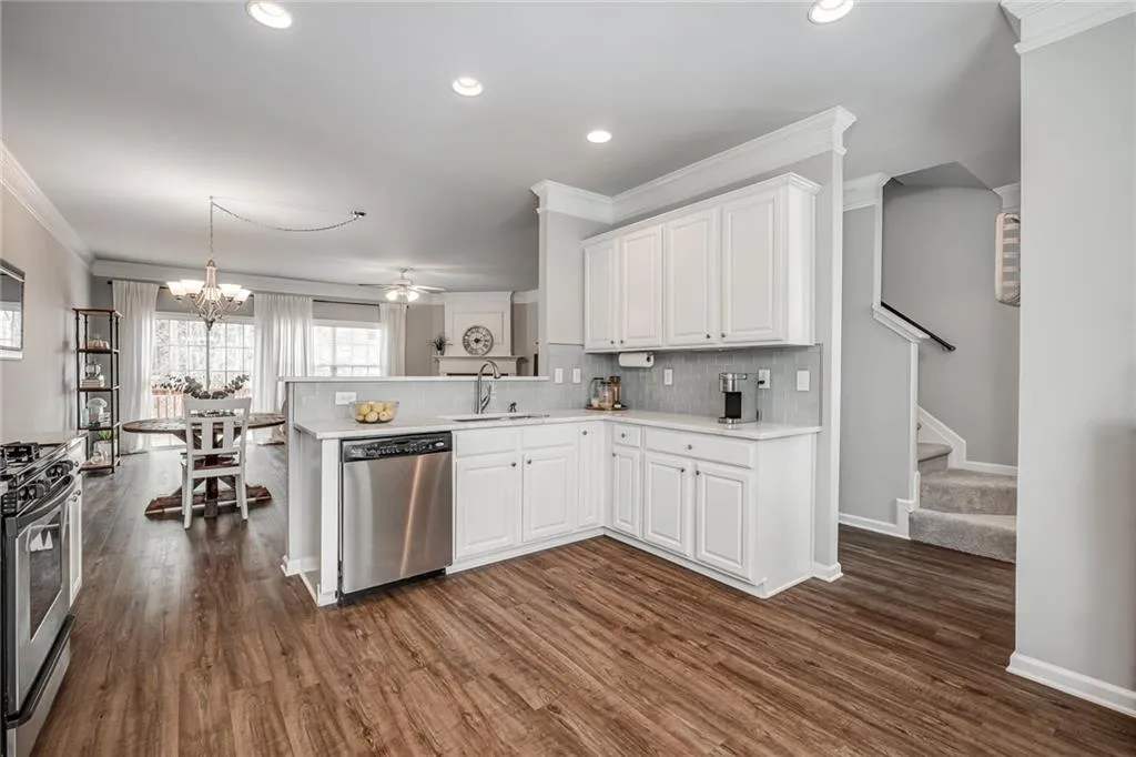 7816 Kiverton Place, Sandy Springs, Georgia 30350, 3 Bedrooms Bedrooms, ,3 BathroomsBathrooms,Residential,Sold,7816 Kiverton Place,7024198