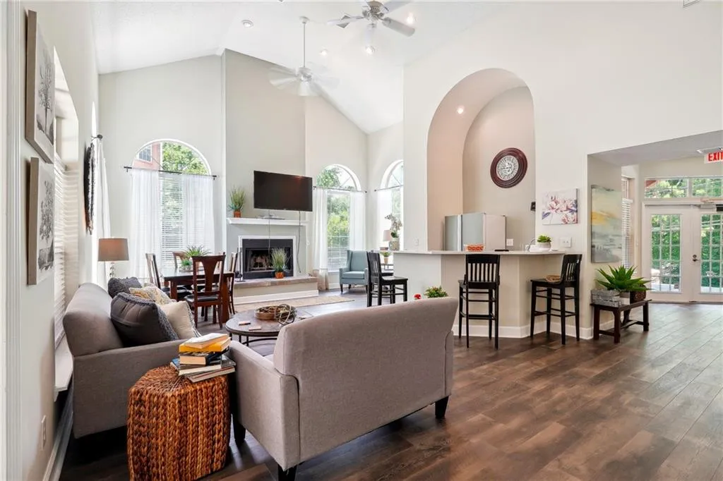 1003 Chastain Park Court Ne, Atlanta, Georgia 30342, 2 Bedrooms Bedrooms, ,2 BathroomsBathrooms,Residential,Sold,1003 Chastain Park Court Ne,7419098