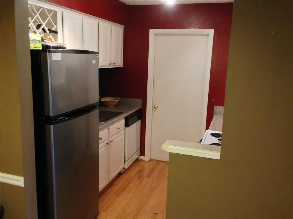 5141 Roswell Road Unit 6/41, Atlanta, Georgia 30342, 2 Bedrooms Bedrooms, ,2 BathroomsBathrooms,Residential,Sold,5141 Roswell Road Unit 6/41,5791346