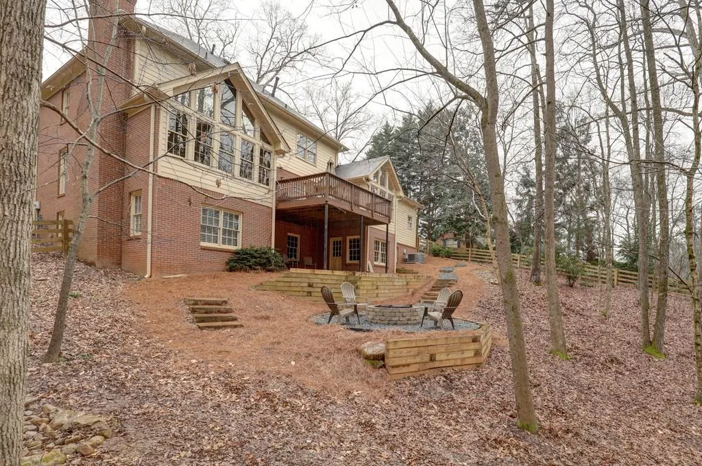 7310 Chattahoochee Bluff Drive, Sandy Springs, Georgia 30350, 5 Bedrooms Bedrooms, ,4 BathroomsBathrooms,Residential,Sold,7310 Chattahoochee Bluff Drive,6689964