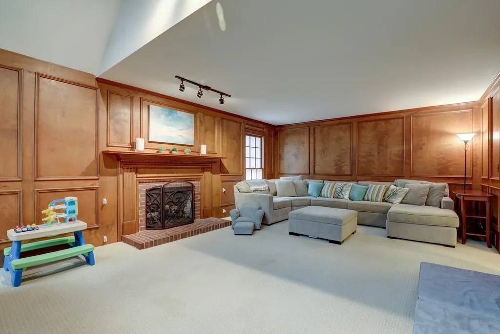7310 Chattahoochee Bluff Drive, Sandy Springs, Georgia 30350, 5 Bedrooms Bedrooms, ,4 BathroomsBathrooms,Residential,Sold,7310 Chattahoochee Bluff Drive,6689964