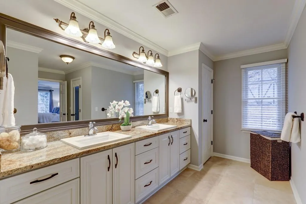 7310 Chattahoochee Bluff Drive, Sandy Springs, Georgia 30350, 5 Bedrooms Bedrooms, ,4 BathroomsBathrooms,Residential,Sold,7310 Chattahoochee Bluff Drive,6689964