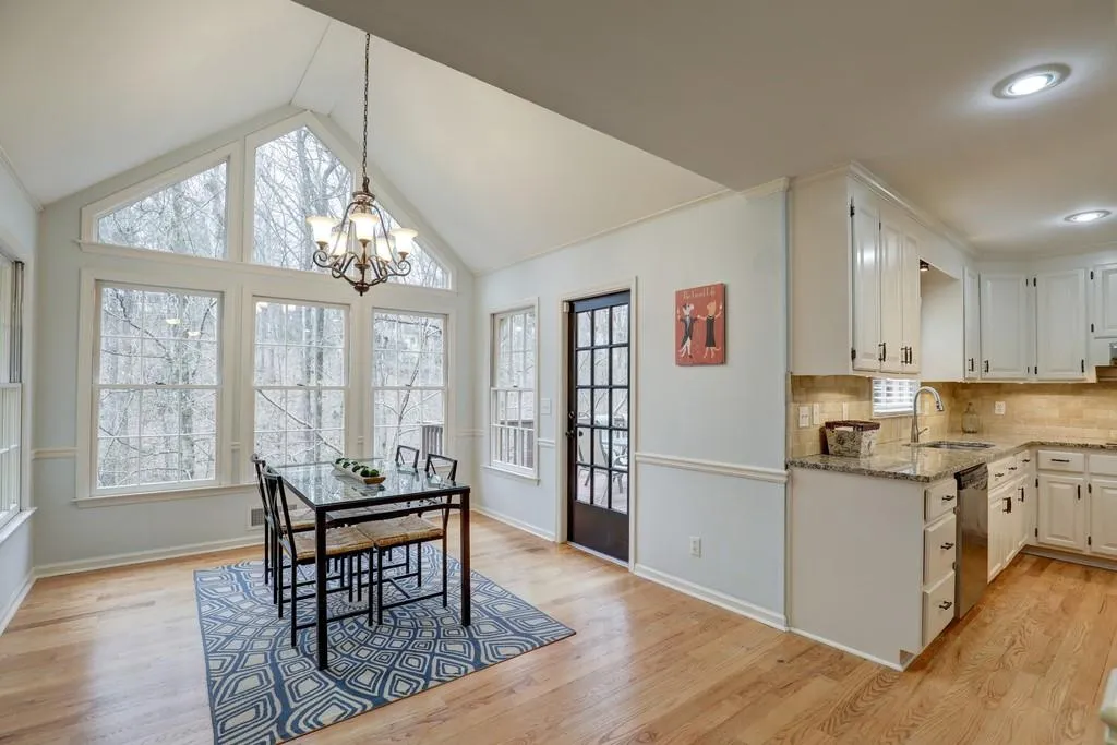 7310 Chattahoochee Bluff Drive, Sandy Springs, Georgia 30350, 5 Bedrooms Bedrooms, ,4 BathroomsBathrooms,Residential,Sold,7310 Chattahoochee Bluff Drive,6689964