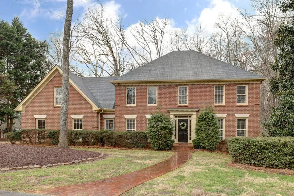 7310 Chattahoochee Bluff Drive, Sandy Springs, Georgia 30350, 5 Bedrooms Bedrooms, ,4 BathroomsBathrooms,Residential,Sold,7310 Chattahoochee Bluff Drive,6689964