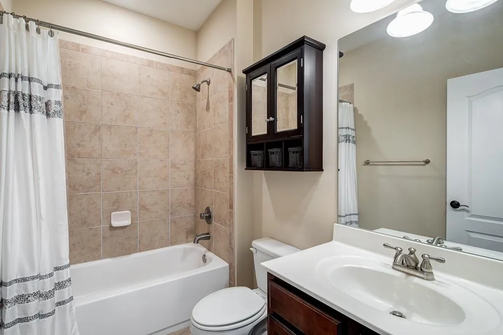 942 Delaronde Court, Sandy Springs, Georgia 30328, 4 Bedrooms Bedrooms, ,3 BathroomsBathrooms,Residential,Sold,942 Delaronde Court,5876487