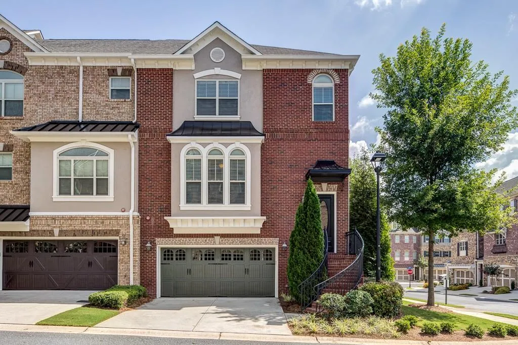 942 Delaronde Court, Sandy Springs, Georgia 30328, 4 Bedrooms Bedrooms, ,3 BathroomsBathrooms,Residential,Sold,942 Delaronde Court,5876487