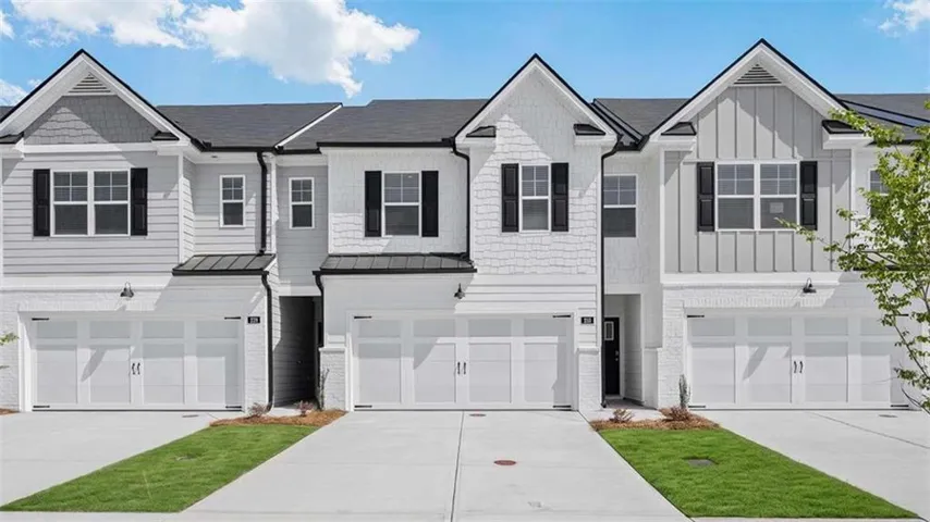 220 Sound Circle, Stockbridge, Georgia 30281